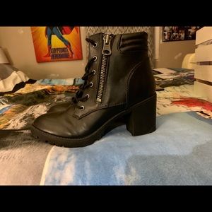 Steve Madden Nydiaa Combat Booties